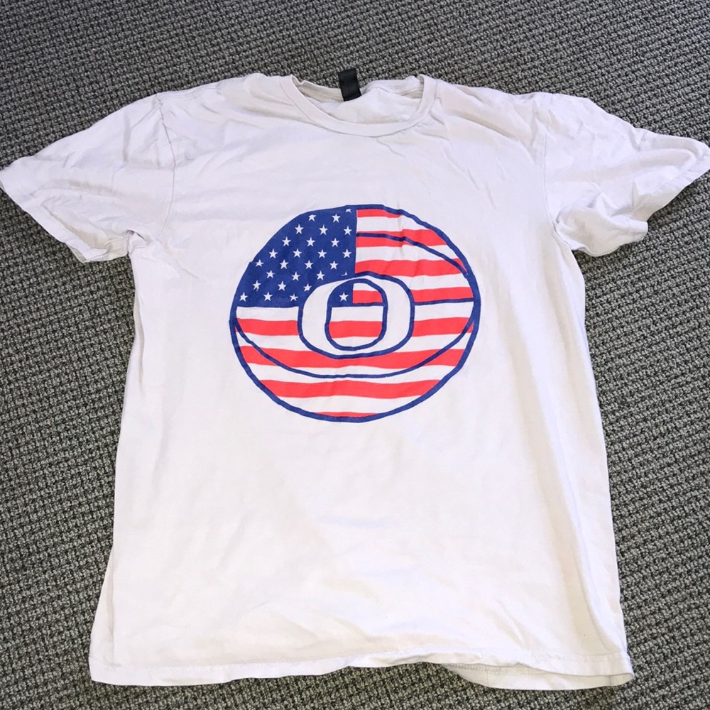 Oregon Ducks Basketball Graphic Men’s T-Shirt with American Flag Donut Print